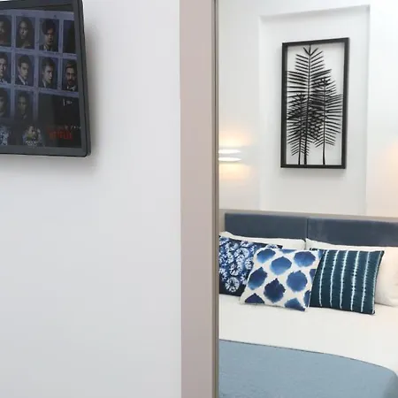 Apartment Blue Wave *