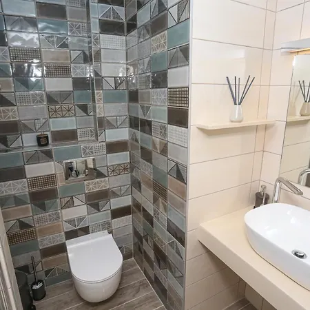 Blue Wave Apartment
